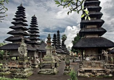 151111_794428882_Taman-Ayun-tempel-or-Royal-Family-temple-in-Bali-Bali-Hello-Travel-1-1024x682