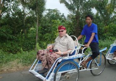 151114_924540264_becak-ride